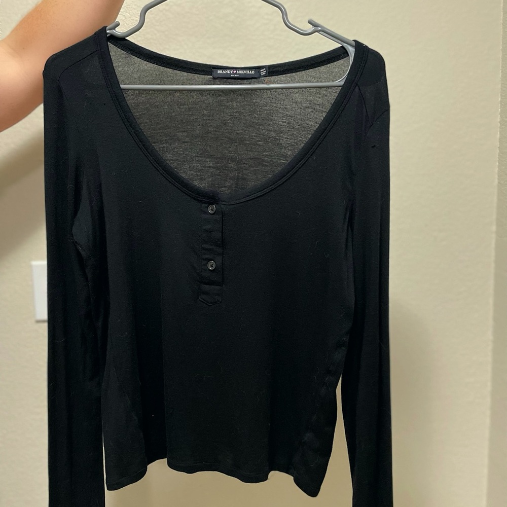 - BRANDY MELVILLE•LONG SLEEVE • ONE SIZE